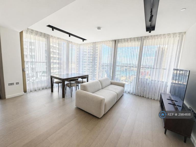 2 bedroom flat in Park Drive, London, E14 (2 bed) (#2984618)