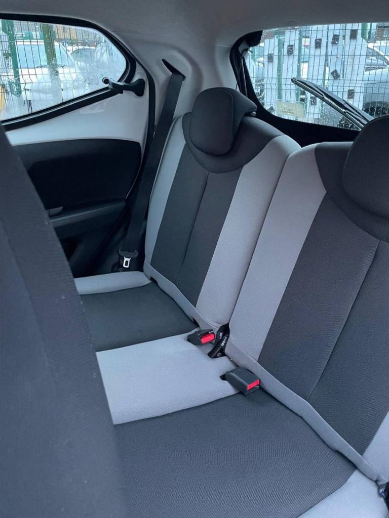 2014 Toyota AYGO 1.0 VVT-i x-play Hatchback 5dr Petrol Manual Euro 5 Euro 5 (68 ps) Hatchback Pet...