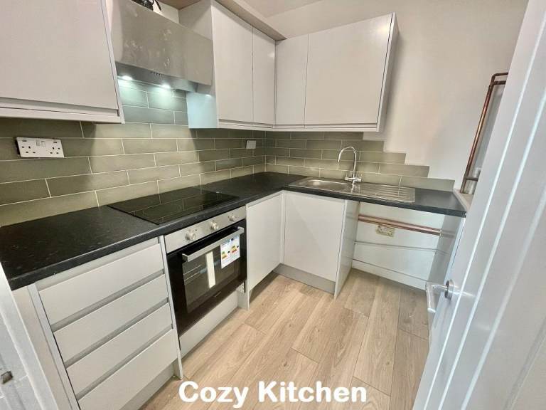1 bed flat to rent - B Blenheim Road, Harrow HA2 1 bed  1 bath  1 reception