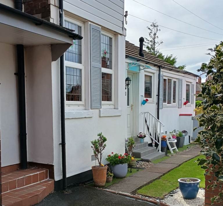 Mews style Garden Apartment/ Private Sale