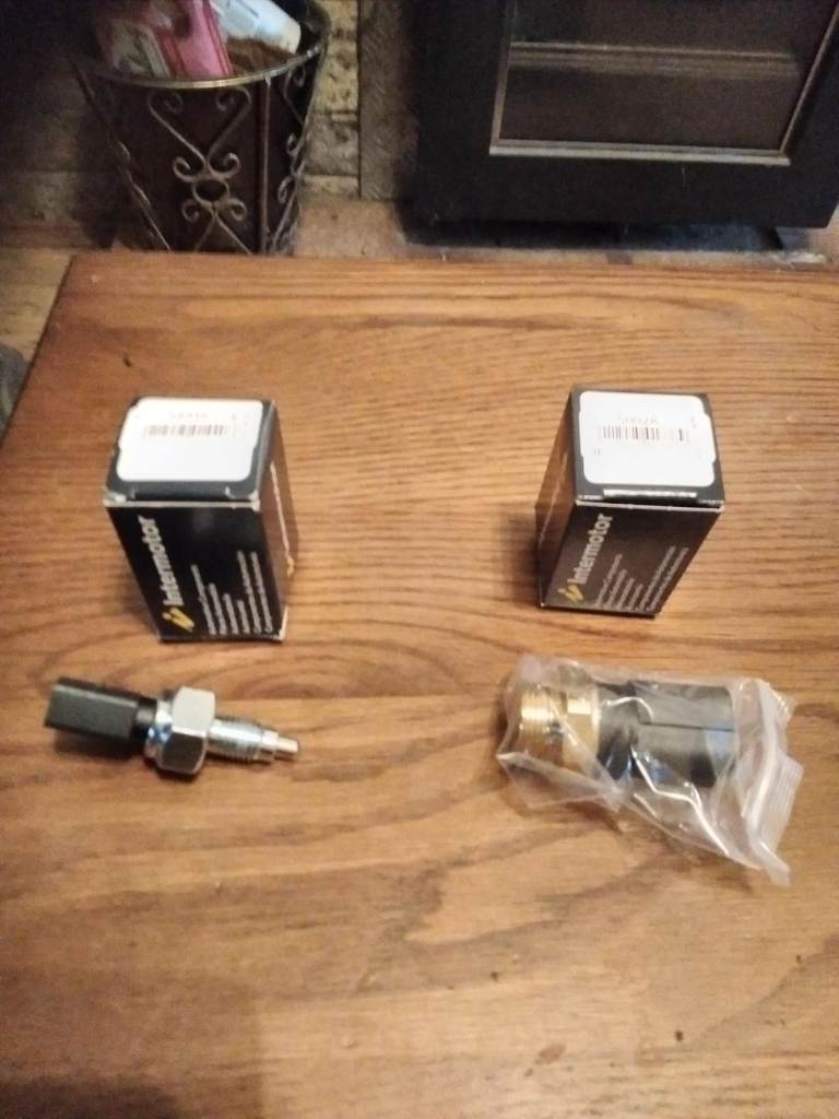 03 vw polo rad fan switch and reverse light switch 