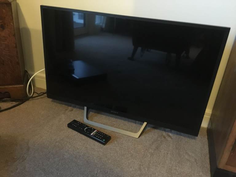 Sony Bravia Smart TV with Remote – Good Condition
