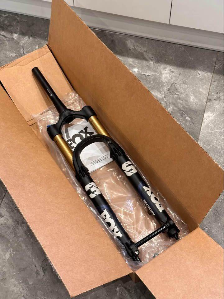 BRAND NEW Fox 36 Factory 160mm 27.5 MTB Forks