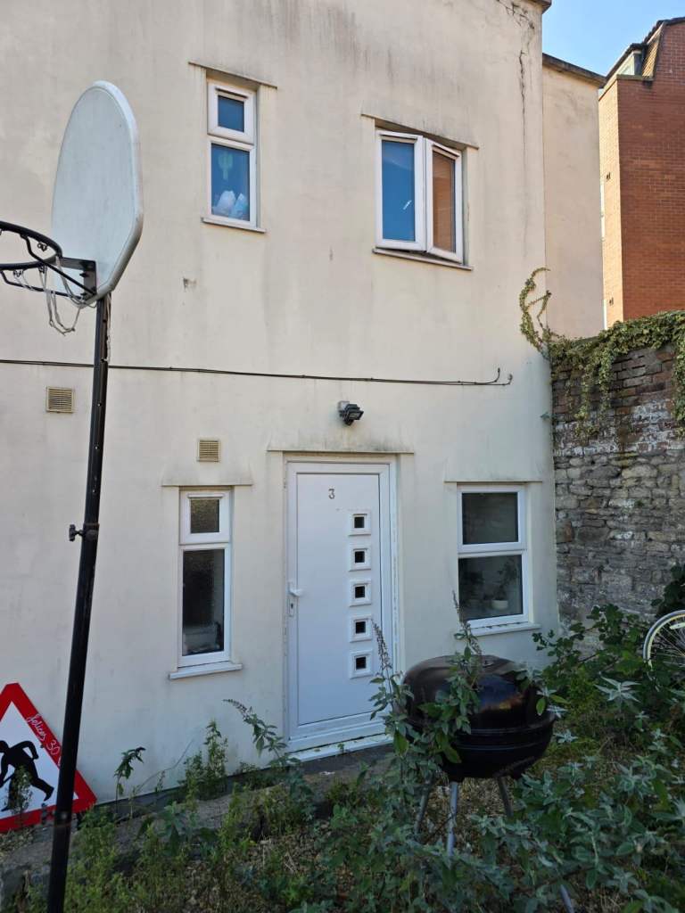 One Bedroom Maisonette to Rent in Stokes Croft, Bristol | Garden | City Centre Location