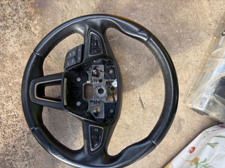 Ford focus leather steering wheel 