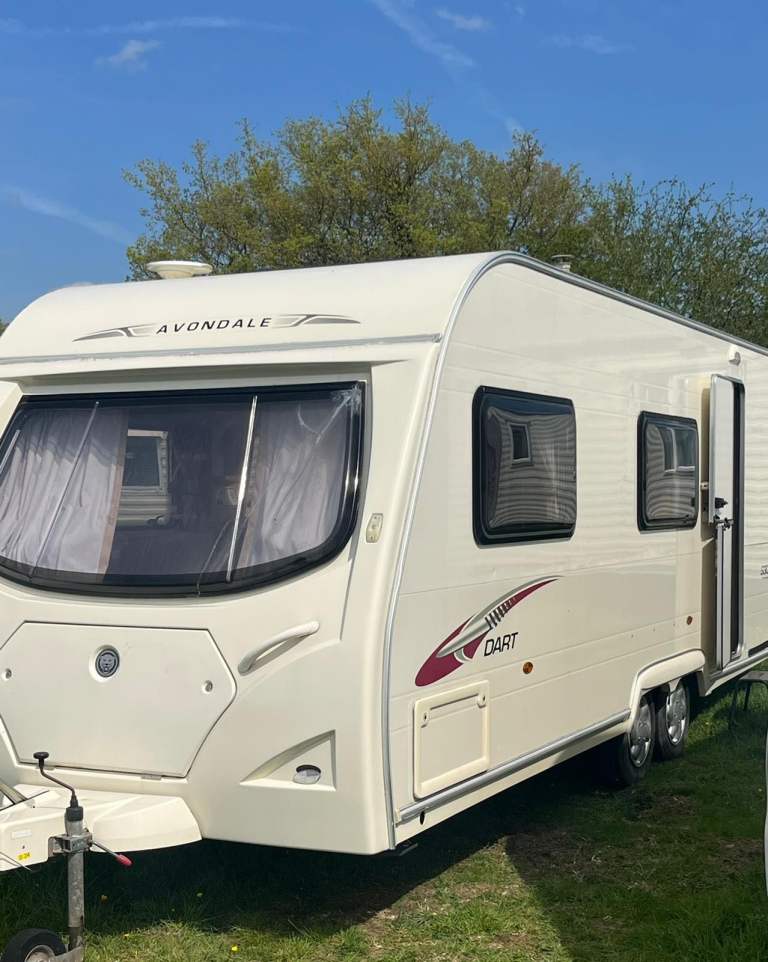 2011 caravan twin axle 6 berth with motor mover 