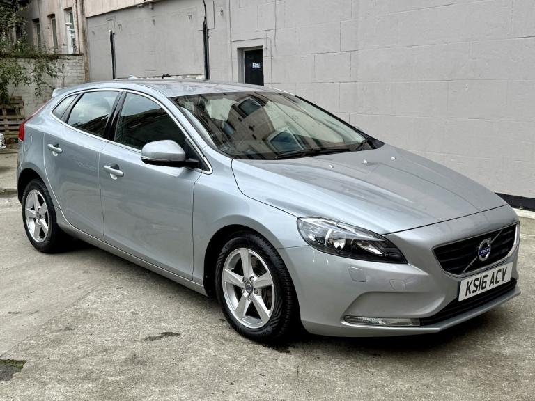 2016 VOLVO V40 2.0 Momentum D3 Silver Manual Diesel