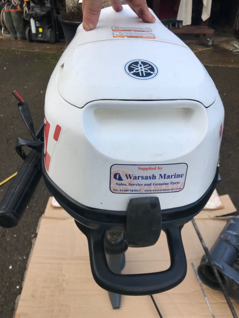 Yamaha 6hp outboard short shaft with 12v charging - spares or repair 