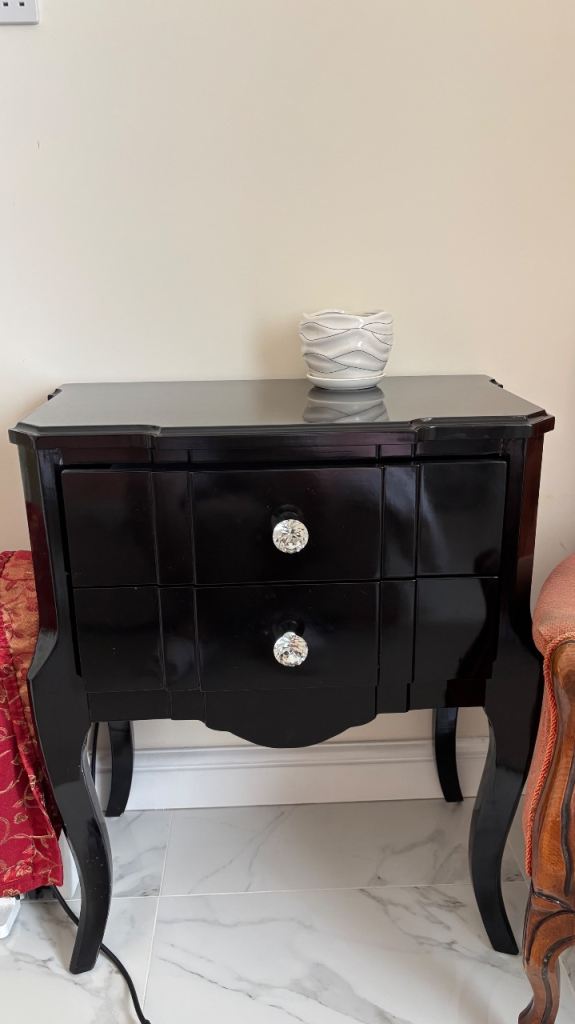 Gloss Black Bedside Table with Crystal Knobs