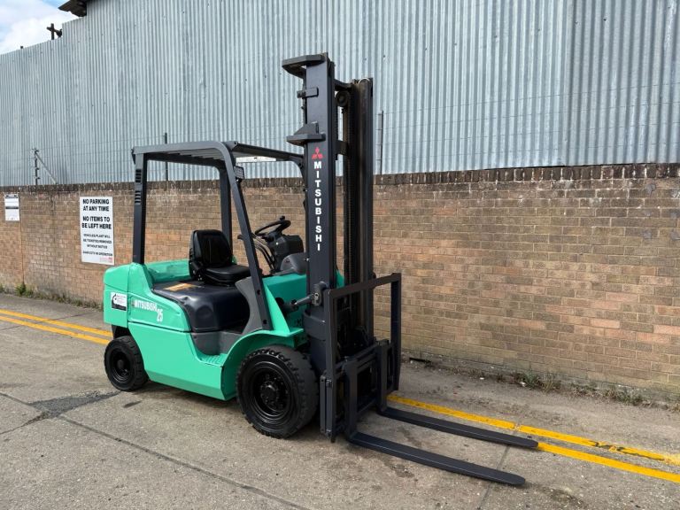 2003 Mitsubishi 2.5t diesel forklift, clear view mast 