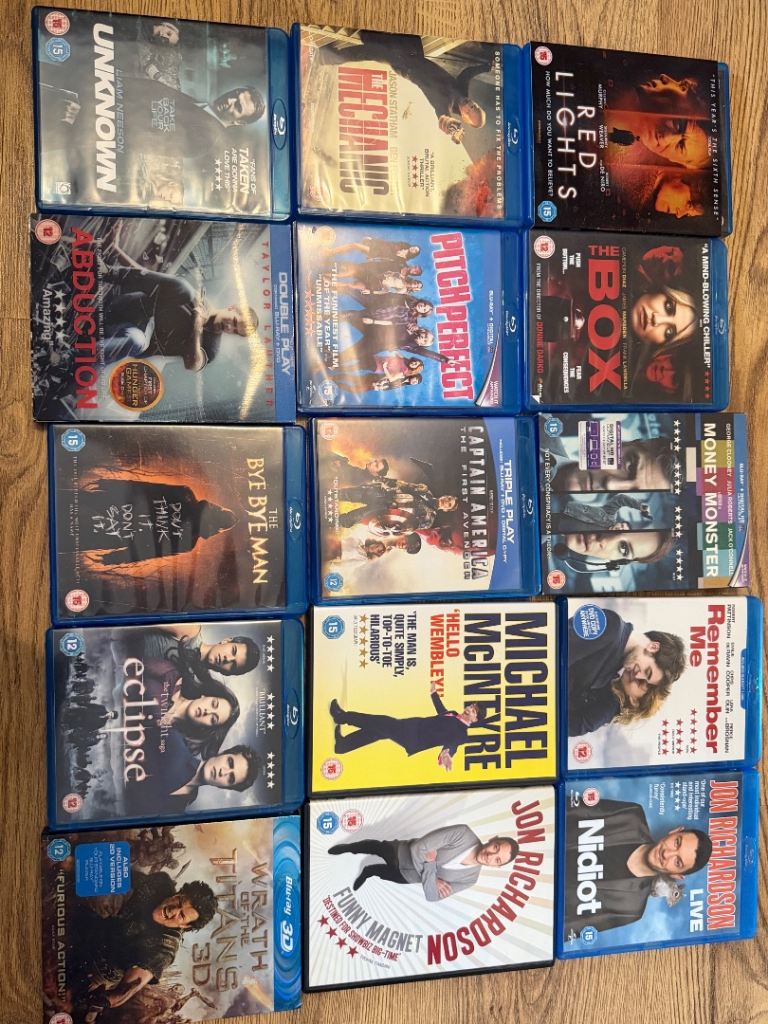 Mixed 35 Blue Ray / DVD (5 new and sealed)