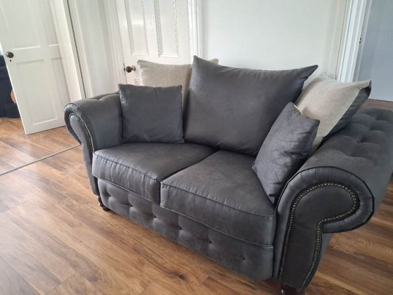 3 and 2 seater sofa set