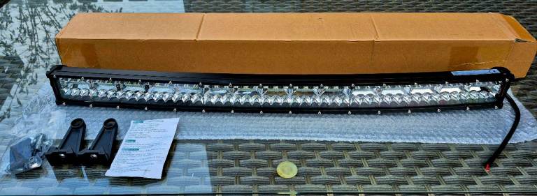 New 12v 32inch curved lightbar 