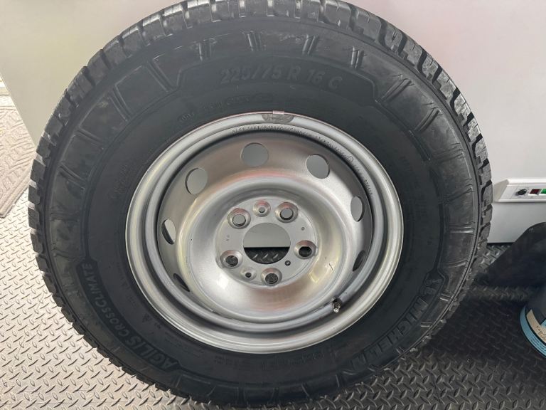 Michelin Agilis CrossClimate NEW Tyre 225/75R16C with Steel New Rim for Motorhome / Vans