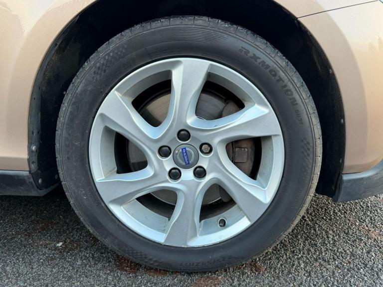 2015 Volvo V40 Cross Country 2.0 D4 Lux Nav Euro 6 (s/s) 5dr HATCHBACK Diesel Manual