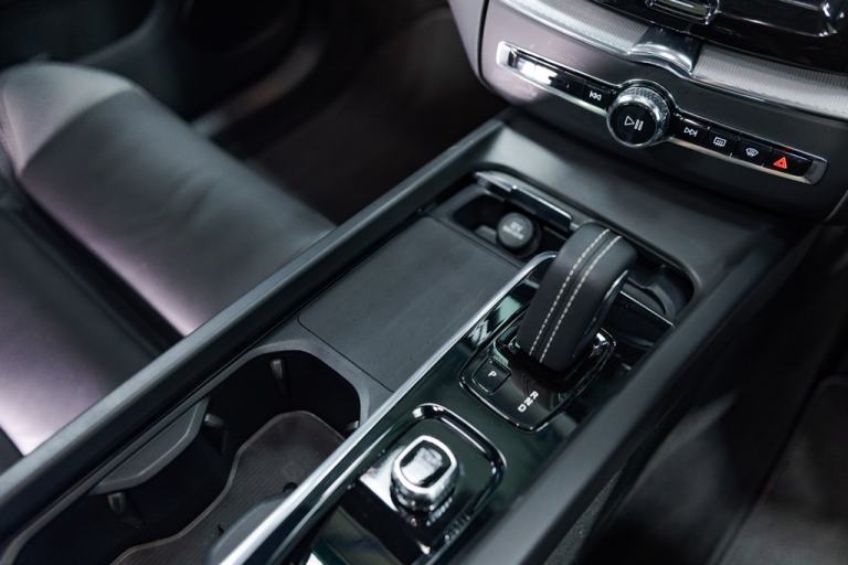 2022 Volvo XC60 2.0 B4D R DESIGN Pro 5dr AWD Geartronic ESTATE DIESEL Automatic