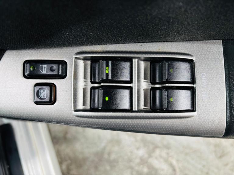 2005 Toyota Corolla 1.6 VVT-i Colour Collection 5dr Auto HATCHBACK PETROL Automatic