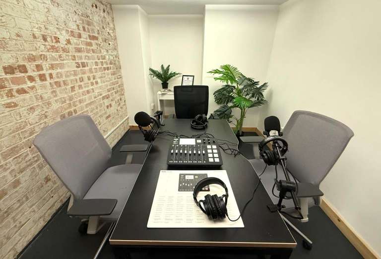 Podcast | Music Studio | Creative Space | Office | Beauty Room | Workspace in Hackney Central E8