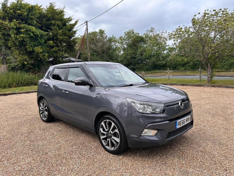 2016 Ssangyong Tivoli 1.6 ELX 5dr HATCHBACK PETROL Manual