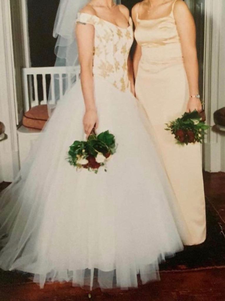 **reduced to clear** beautiful Ronald Joyce wedding dress 