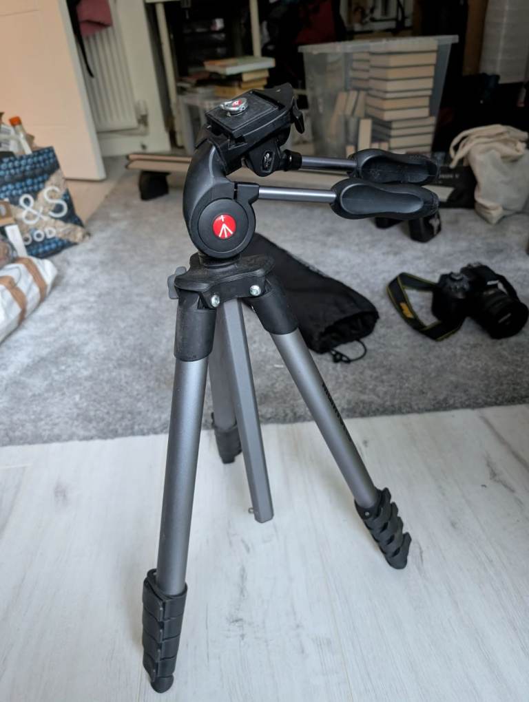Manfrotto Compact Advanced Tripod + Carry Bag