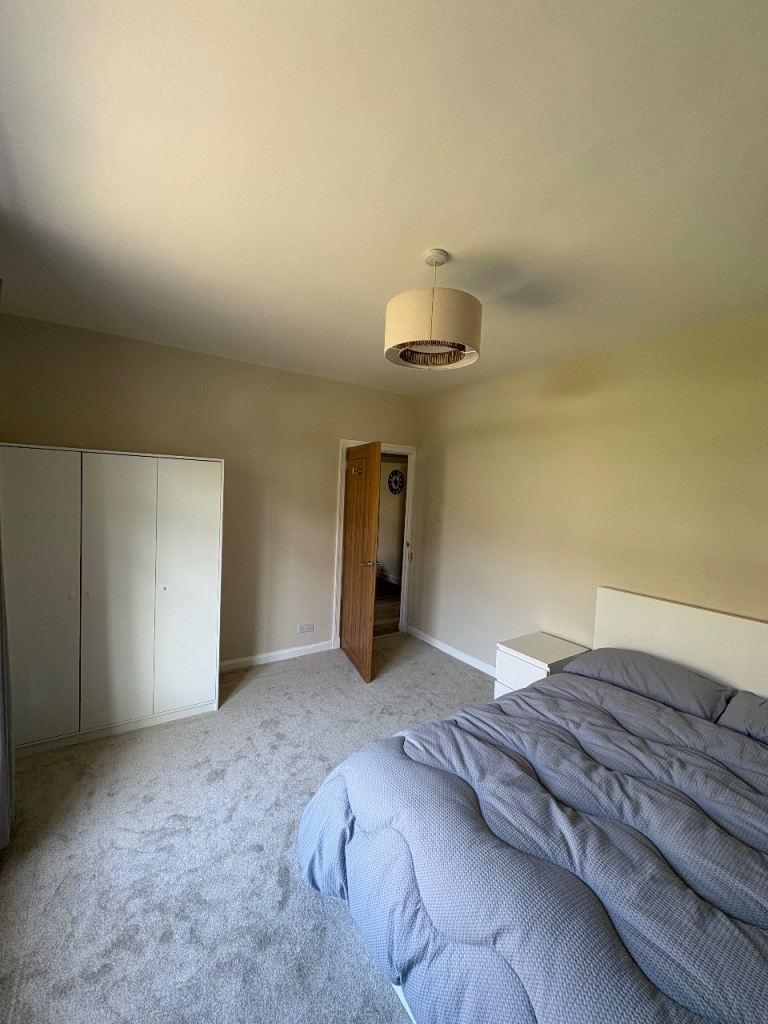 Recently Renovated Room for Rent located in Knightswood