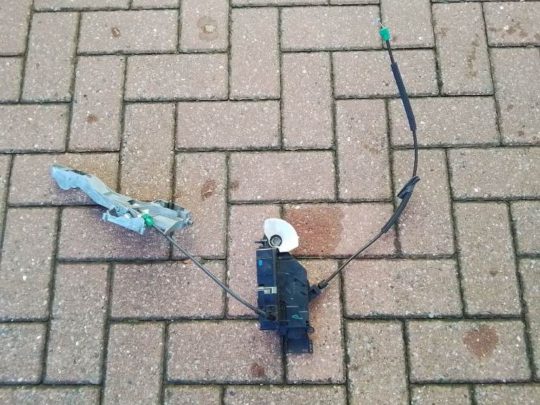 CITROEN C3 PICACASSO FRONT DRIVERS SIDE DOOR LOCK MECHANISM 