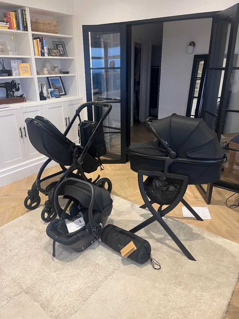 Egg3 8 Piece Travel System