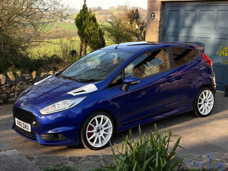 Ford, FIESTA, Hatchback, 2016, Manual, 1596 (cc), 3 doors