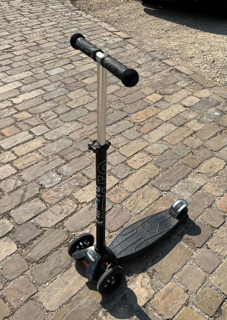MICRO MAXI SCOOTER - BLACK
