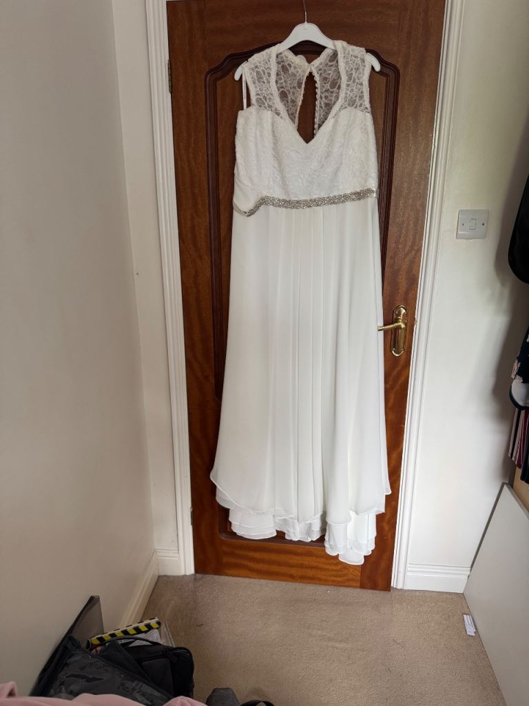 Wedding dress size 18 