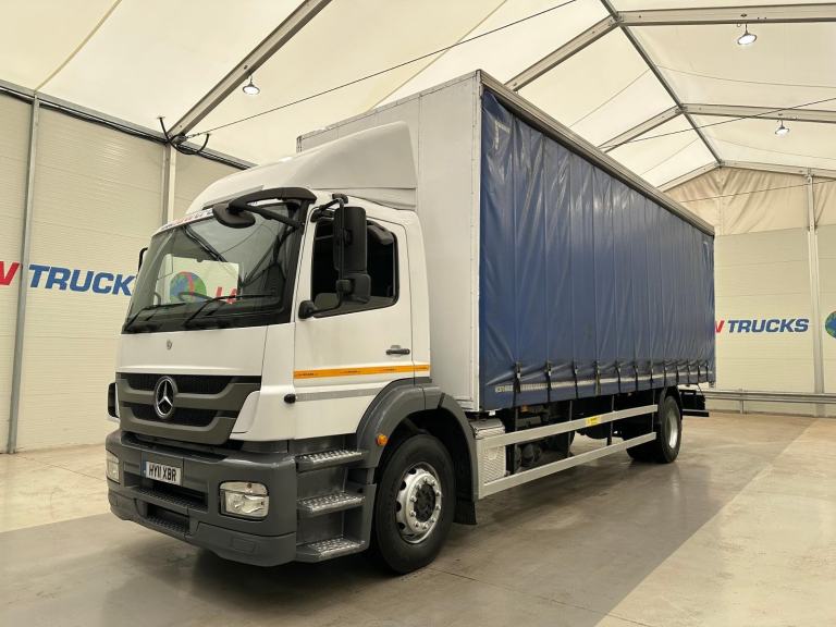 Mercedes-Benz Axor 1824 Day Cab Curtainsider