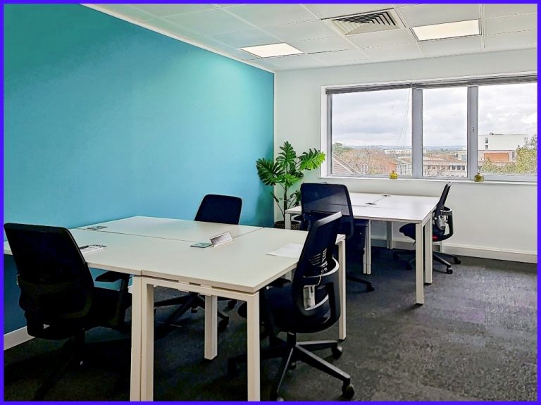 Crawley - RH10 1JH, 5 Desk serviced office to rent at Station Way - Pinnacle