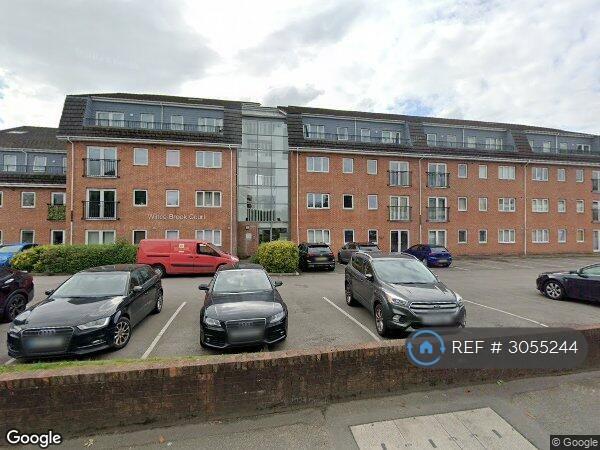 2 bedroom flat in Grimshaw Lane, Greater Manchester, M24 (2 bed) (#3055244)