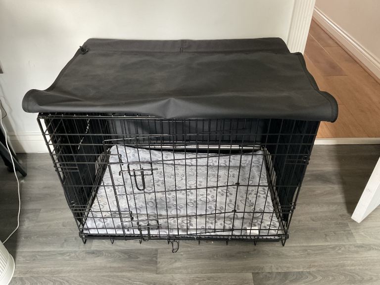 Medium Metal Dog Crate with 2 x Mattress and Cover. VGC