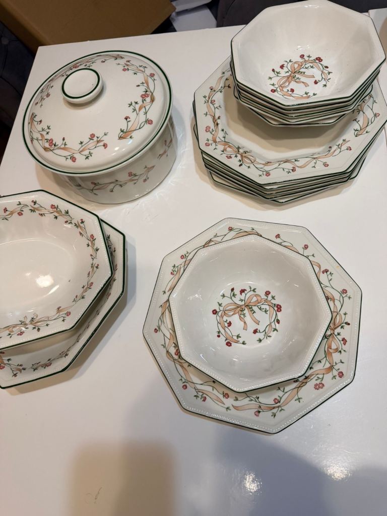 Johnson Brothers Eternal Beau dinner set - open for offers 