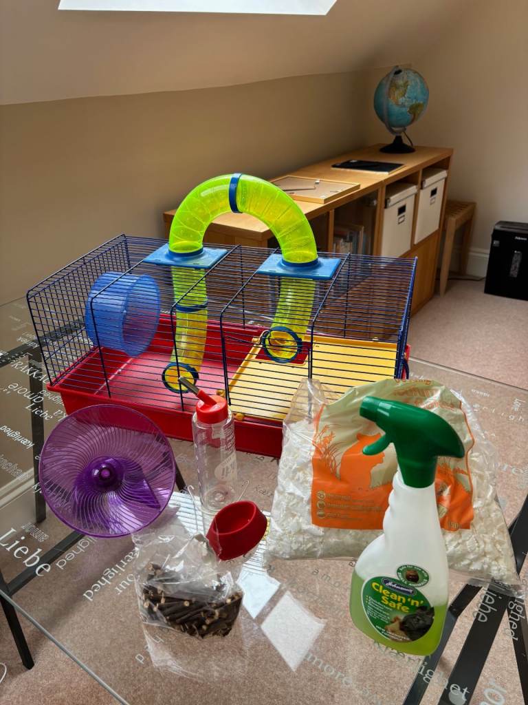 Hamster cage & accessories - FREE 