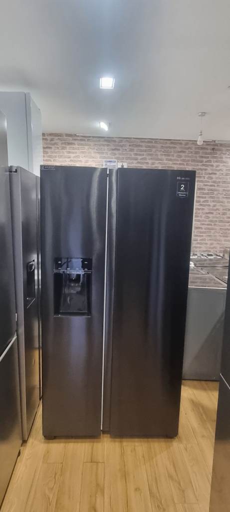 Ex display Fridge freezer American style with non plumbed water dispenser and ice maker 