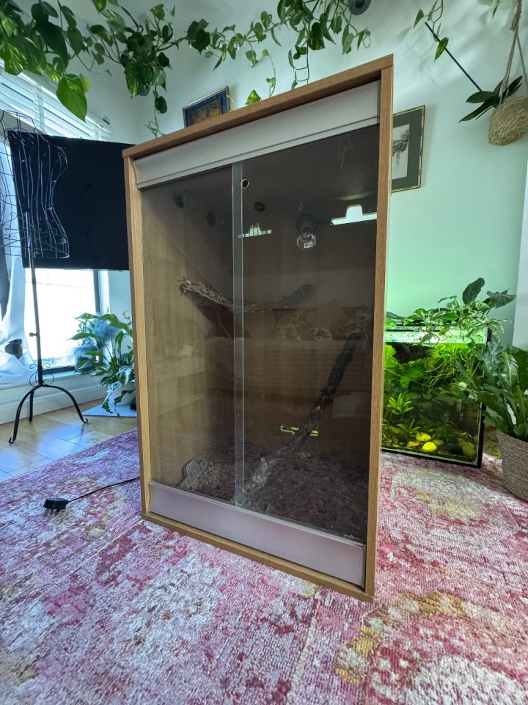 Large Wooden Reptile Vivarium / Terrarium with Glass Sliding Doors – W3 Acton