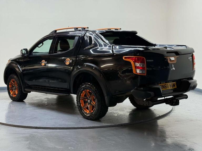 2018 Mitsubishi L200 2.4 L200 Barbarian SVP II DI-D Auto 4WD Pickup Diesel Automatic