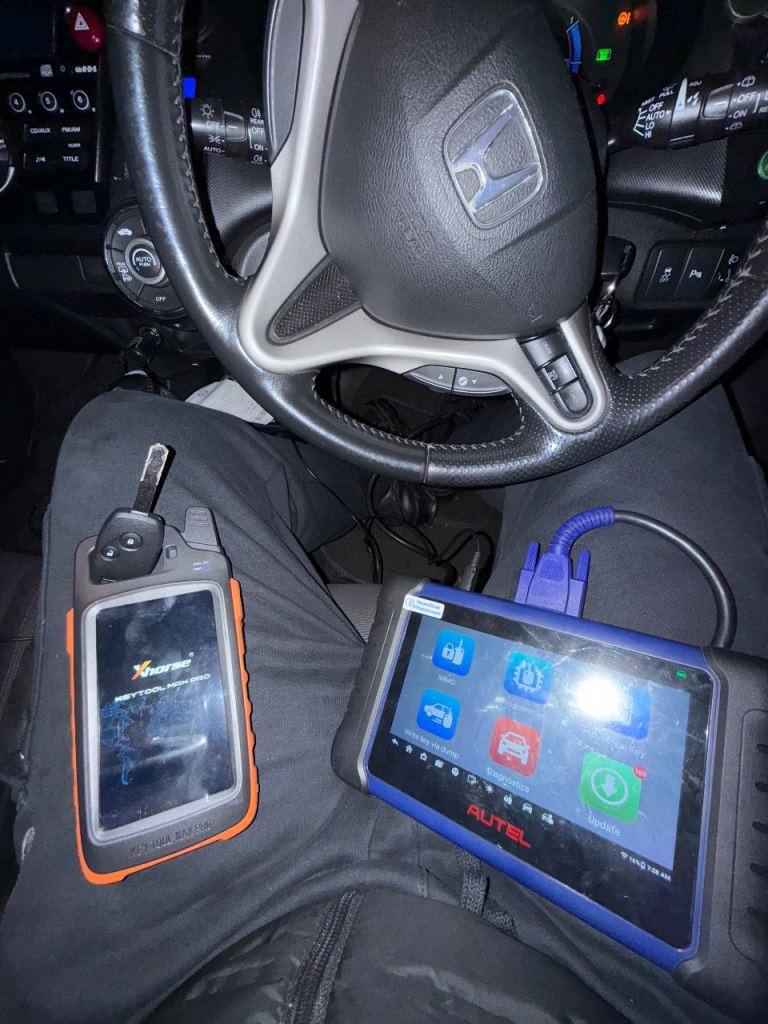 24/7 Mobile AutoLocksmith Services - Spare or Lost Car Keys - Lockouts - Car Key Replacements 