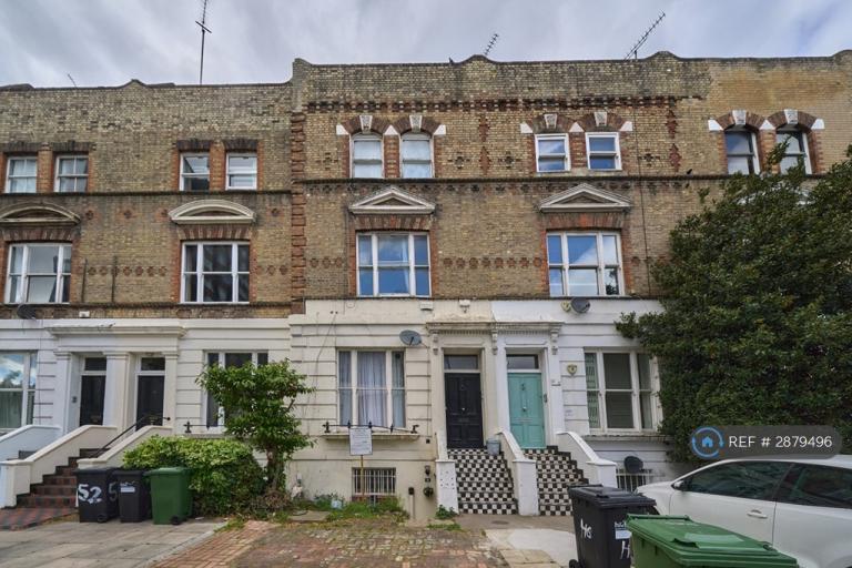 3 bedroom flat in Lillie Road, London, SW6 (3 bed) (#2879496)
