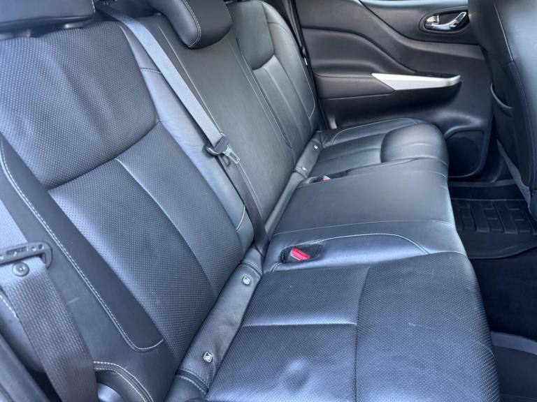  Nissan Navara 2.3 dCi Tekna Auto 4WD Euro 6 4dr Diesel Automatic