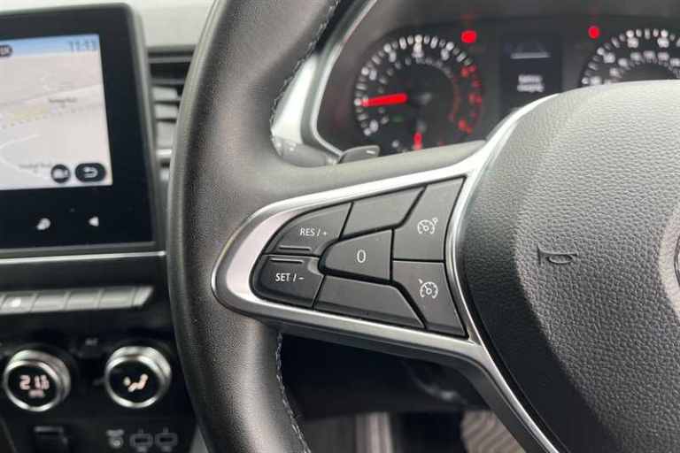 2021 Renault Captur 1.3 TCe (140 PS) Iconic 5 Door Petrol SUV Automatic SUV Petrol Automatic