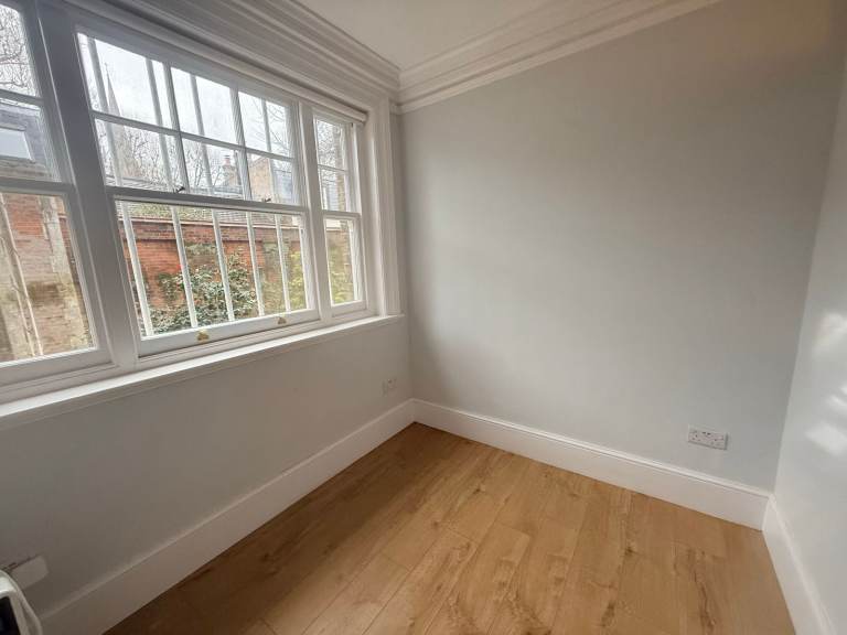 Bright private office in the heart of Kensington 