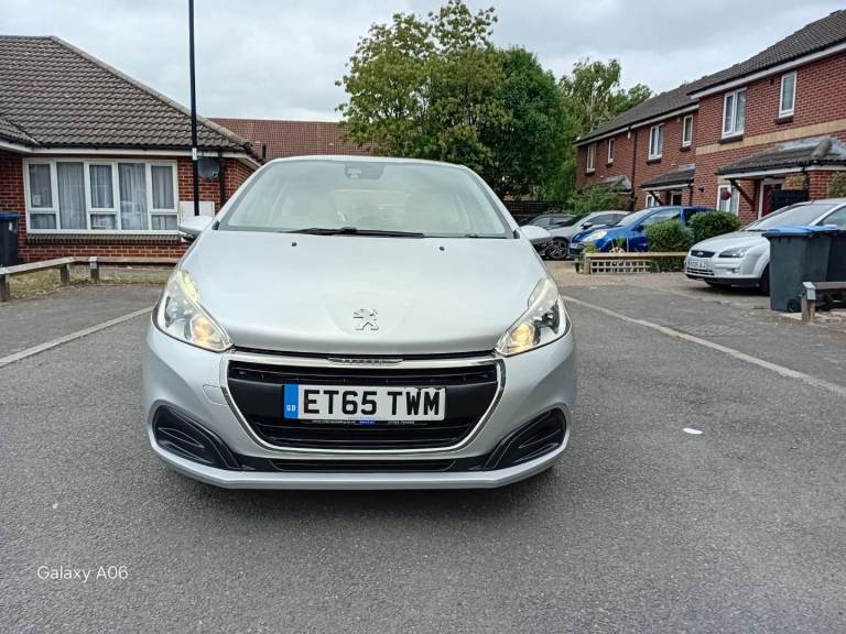Peugeot, 208 2016 1.2 petrol