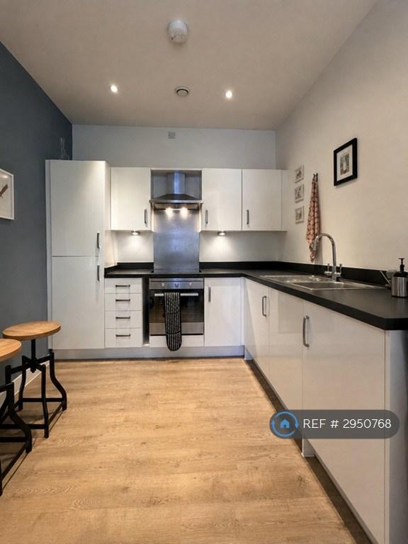 1 bedroom flat in Nile Street, London, E13 (1 bed) (#2950768)