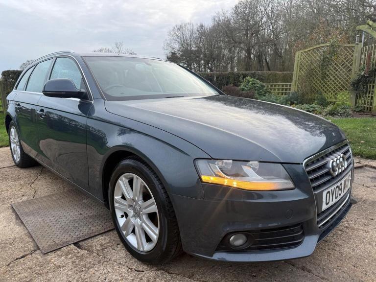 AUDI A4 AVANT 2.0 TDI Executive SE Euro 4 5dr 2009
