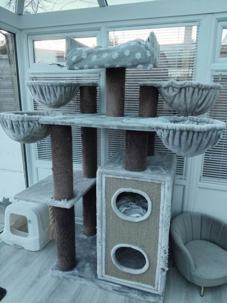 RHR quality massive cat tree 