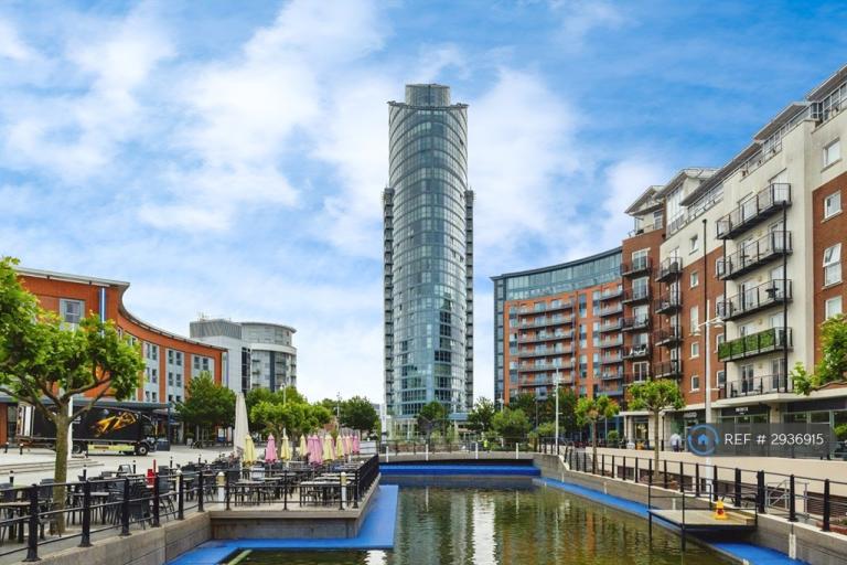 2 bedroom flat in Gunwharf Quays, Portsmouth, PO1 (2 bed) (#2936915)